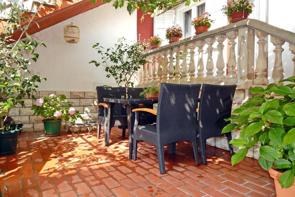 Apartment Eli Pag Town Bagian luar foto