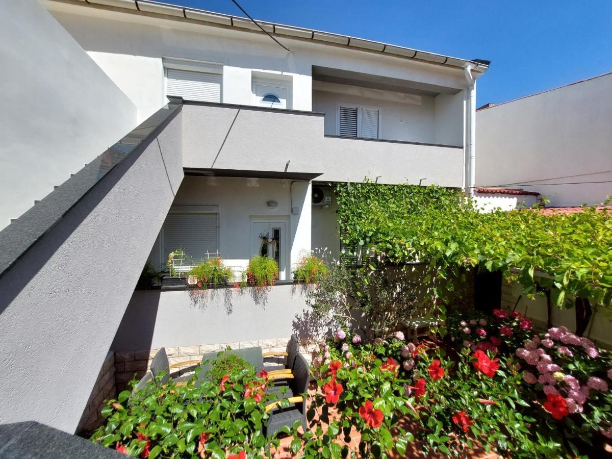 Apartment Eli Pag Town Bagian luar foto