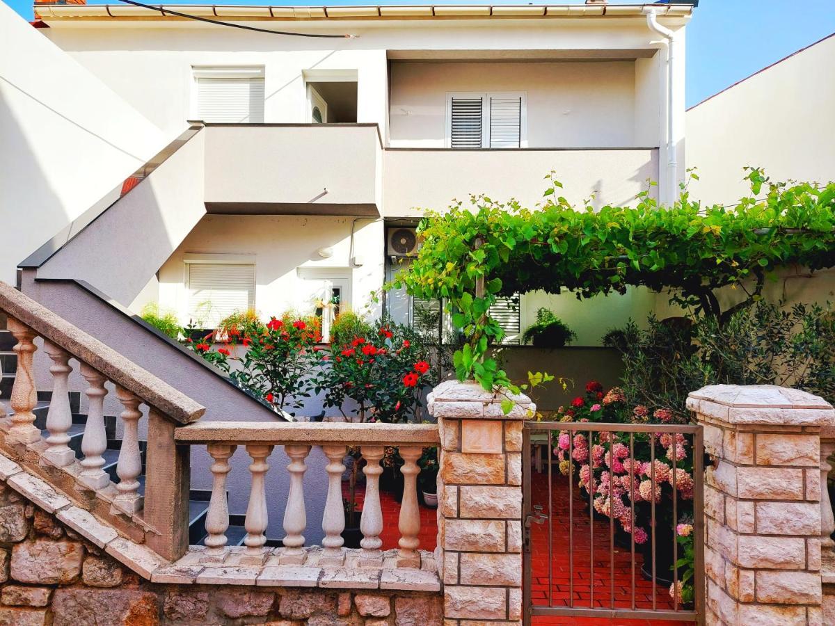 Apartment Eli Pag Town Bagian luar foto