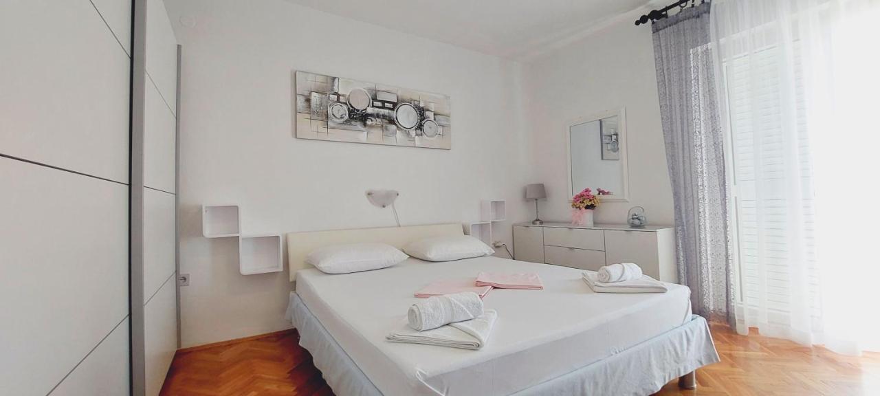 Apartment Eli Pag Town Bagian luar foto